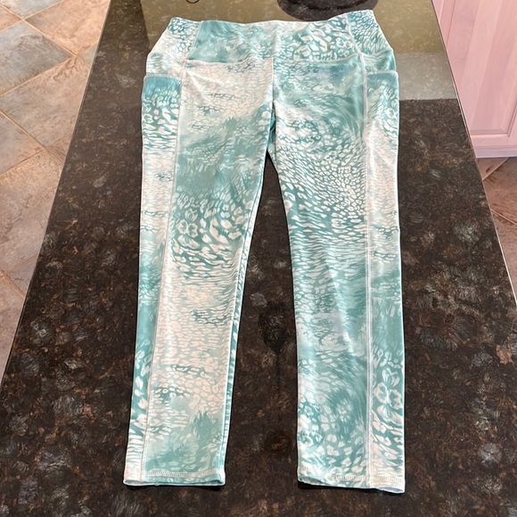 Chico's Pants & Jumpsuits Chicos Zenergy So Slimming Legging Poshmark